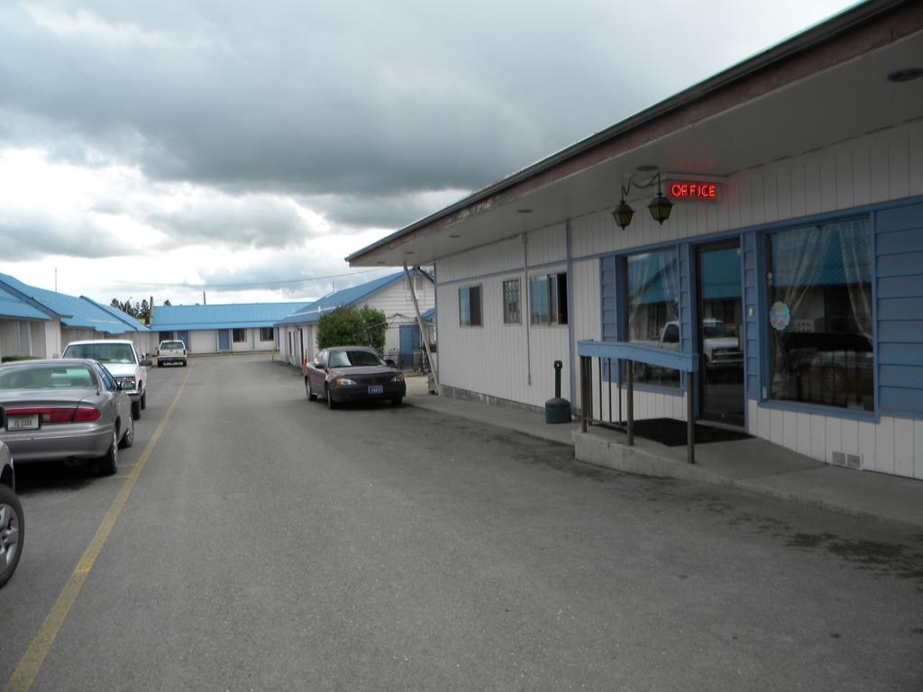 Blue And White Motel Kalispell Buitenkant foto