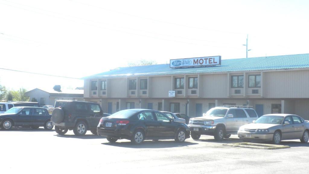 Blue And White Motel Kalispell Buitenkant foto
