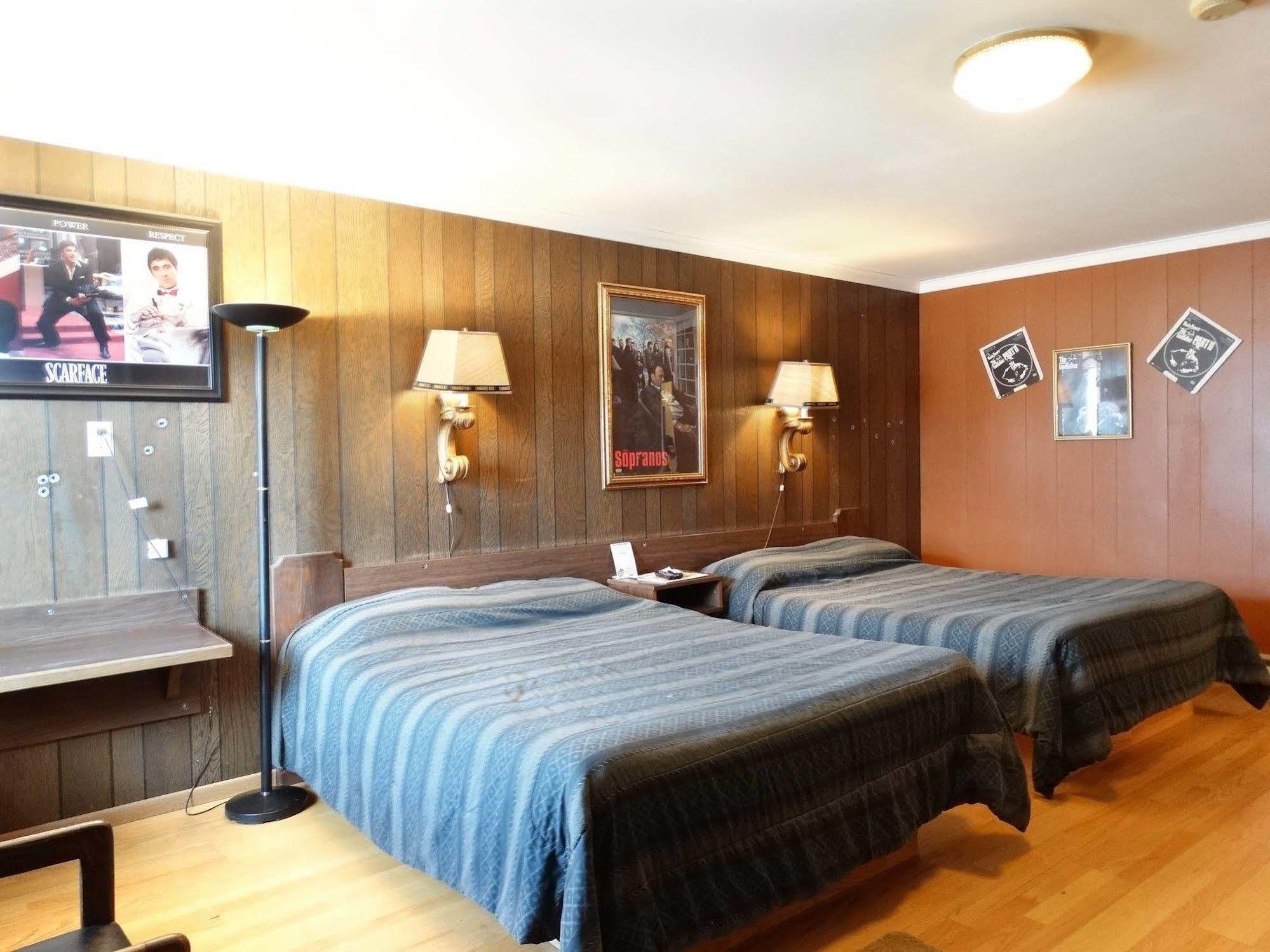 Blue And White Motel Kalispell Buitenkant foto
